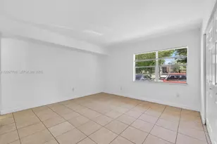 240 NW 107th Ave, Miami, FL 33172 - Photo 18