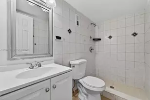 240 NW 107th Ave, Miami, FL 33172 - Photo 20