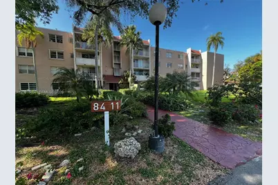 8411 NW 8th St #105, Miami, FL 33126 - Photo 2