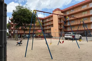 1910 W 56th St, Hialeah, FL 33012 - Photo 36