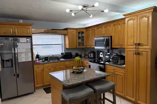 6580 W 24th Ct, Hialeah, FL 33016 - Photo 6