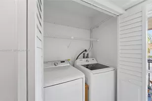 2496 NW 89th Dr, Coral Springs, FL 33065 - Photo 14