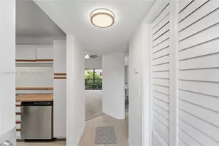 2496 NW 89th Dr, Coral Springs, FL 33065 - Photo 4