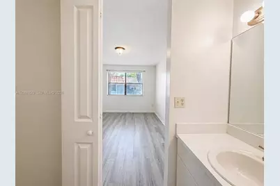 9730 Hammocks Blvd #201-28, Miami, FL 33196 - Photo 12