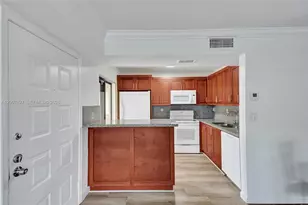 20025 NE 3rd Ct, Miami, FL 33179 - Photo 6