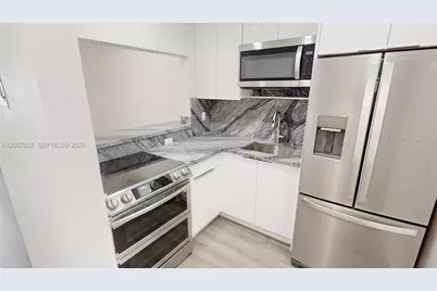 1441 Lincoln Rd #309, Miami Beach, FL 33139 - Photo 4