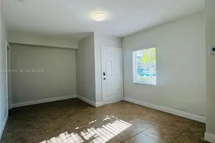 2816 Pine Tree Dr, Miami Beach, FL 33140 - Photo 4