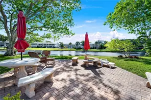 28 Islewood B, Deerfield Beach, FL 33442 - Photo 2
