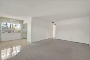 28 Islewood B, Deerfield Beach, FL 33442 - Photo 6