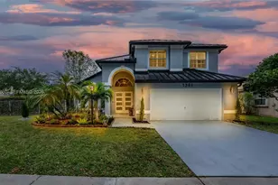 1381 NW 144th Ave, Pembroke Pines, FL 33028 - Photo 2