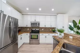 1381 NW 144th Ave, Pembroke Pines, FL 33028 - Photo 8