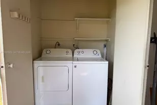 15570 SW 105th Ln, Miami, FL 33196 - Photo 20