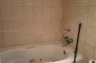 2050 Newcastle C, Boca Raton, FL 33434 - Photo 6