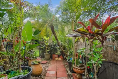 716 SW 122nd Ave, Pembroke Pines, FL 33025 - Photo 24