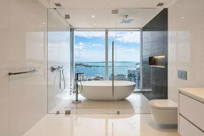 300 Biscayne Boulevard Way #4201E, Miami, FL 33131 - Photo 12