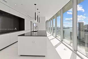 300 Biscayne Blvd Way, Miami, FL 33131 - Photo 10