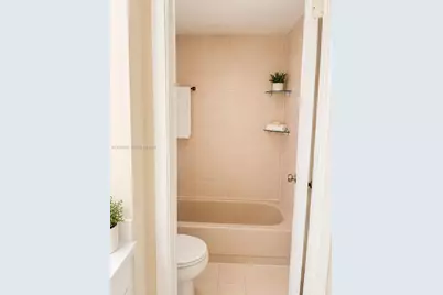 310 Fontainebleau Blvd #406, Miami, FL 33172 - Photo 6