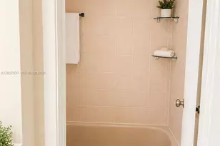 310 Fontainebleau Blvd, Miami, FL 33172 - Photo 6