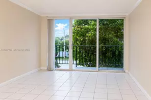 310 Fontainebleau Blvd, Miami, FL 33172 - Photo 2