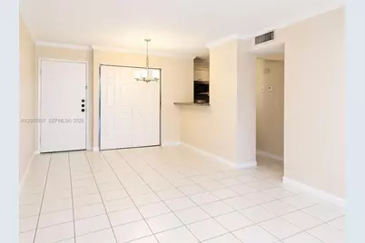 310 Fontainebleau Blvd #406, Miami, FL 33172 - Photo 8