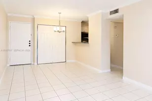 310 Fontainebleau Blvd, Miami, FL 33172 - Photo 8