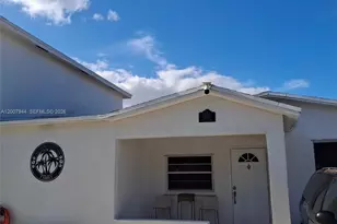 12215 SW 217th St, Miami, FL 33170 - Photo 4