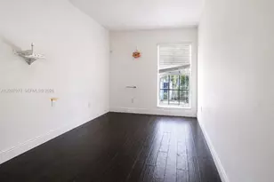 13501 NE 23rd Ct, North Miami, FL 33181 - Photo 4