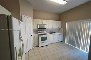 2424 SE 19th Ct, Homestead, FL 33035 - Photo 4
