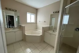 2424 SE 19th Ct, Homestead, FL 33035 - Photo 6