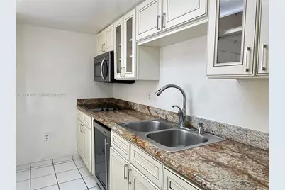 802 NW 87th Ave #315, Miami, FL 33172 - Photo 2