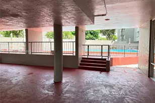 802 NW 87th Ave, Miami, FL 33172 - Photo 14
