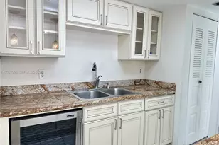 802 NW 87th Ave, Miami, FL 33172 - Photo 6