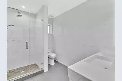 307 Holiday Dr, Hallandale Beach, FL 33009 - Photo 60