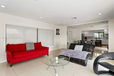11335 NW 59th Ct, Hialeah, FL 33012 - Photo 6