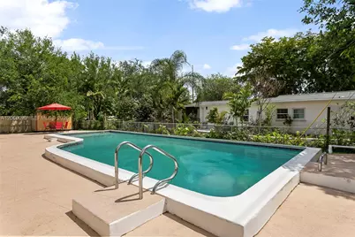 11335 NW 59th Ct, Hialeah, FL 33012 - Photo 32