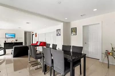 11335 NW 59th Ct, Hialeah, FL 33012 - Photo 12