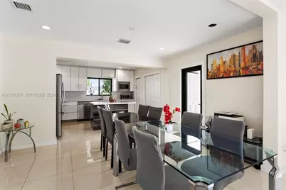 11335 NW 59th Ct, Hialeah, FL 33012 - Photo 14
