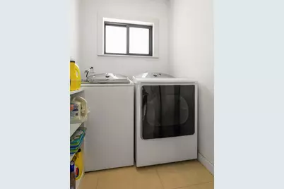 11335 NW 59th Ct, Hialeah, FL 33012 - Photo 30
