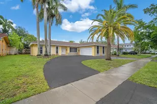 3441 N Hills Dr, Hollywood, FL 33021 - Photo 46