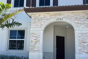 2562 SE 29th St, Homestead, FL 33035 - Photo 1