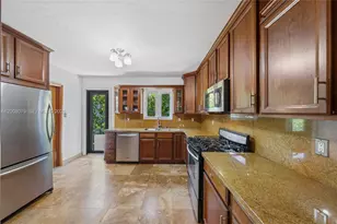 739 Lakeview Dr, Miami Beach, FL 33140 - Photo 18
