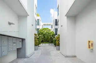 545 SW 11th St, Miami, FL 33129 - Photo 16