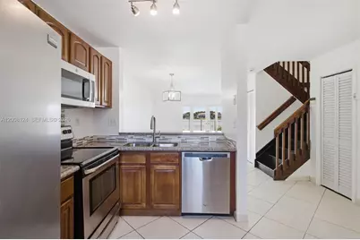 17530 SW 139th Ct, Miami, FL 33177 - Photo 2
