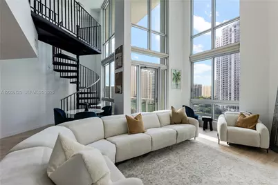 300 S Biscayne Blvd #L-1014, Miami, FL 33131 - Photo 1