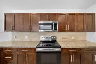 1155 NE 184th St, Miami, FL 33179 - Photo 10