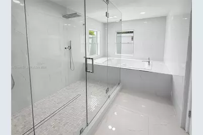 2181 SW 117th Ter, Davie, FL 33325 - Photo 16