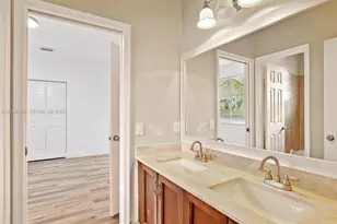 646 Heritage Dr, Weston, FL 33326 - Photo 32