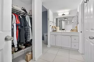 3675 N Country Club Dr, Aventura, FL 33180 - Photo 24