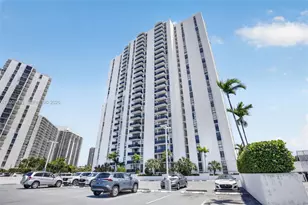 3675 N Country Club Dr, Aventura, FL 33180 - Photo 46