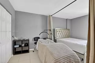 3675 N Country Club Dr, Aventura, FL 33180 - Photo 26
